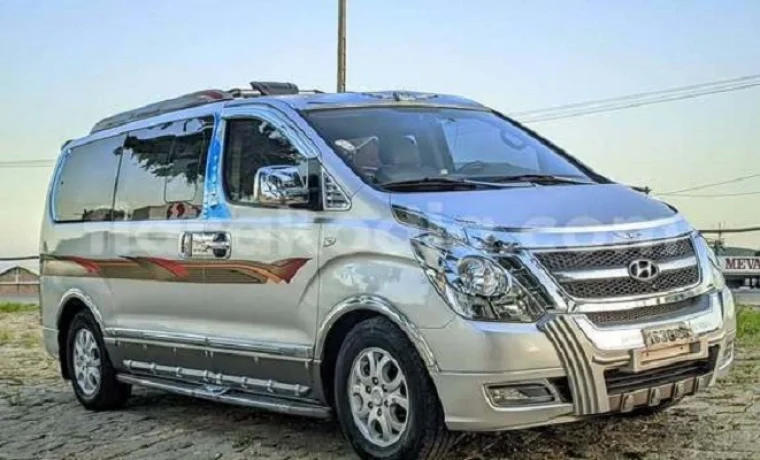 Noleggio Grand Starex: un furgone comodo e spazioso per i tuoi viaggi